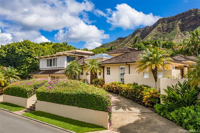 Situated on the slopes of Diamond Head, this custom home - Beach Home for sale in Honolulu, Hawaii on Beachhouse.com