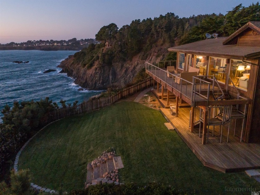 Once owned by a legendary rock-and-roll drummer, this truly - Beach Home for sale in Mendocino, California on Beachhouse.com