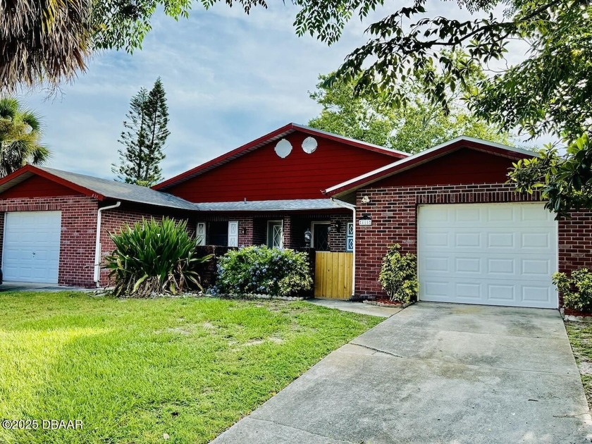 n The Heart of Edgewater! Edgewater's most convenient - Beach Home for sale in Edgewater, Florida on Beachhouse.com