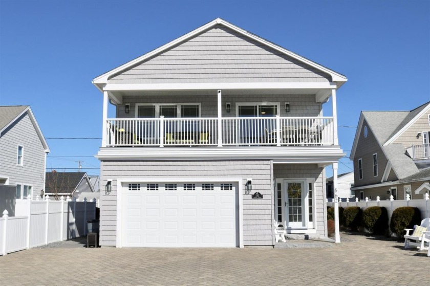 Located in the coastal beauty of Seabrook Beach, this stunning - Beach Home for sale in Seabrook, New Hampshire on Beachhouse.com