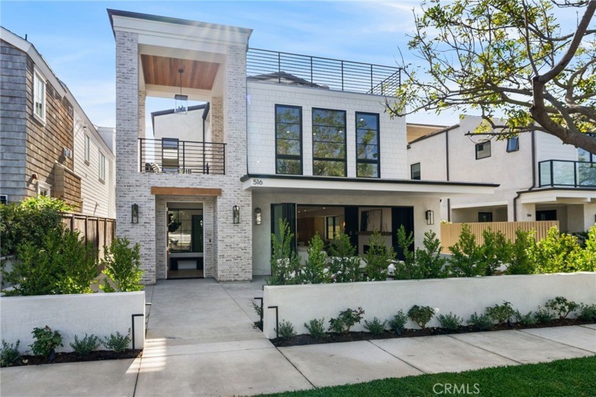 An enchanting modern oasis nestled in the coveted heart of - Beach Home for sale in Corona Del Mar, California on Beachhouse.com