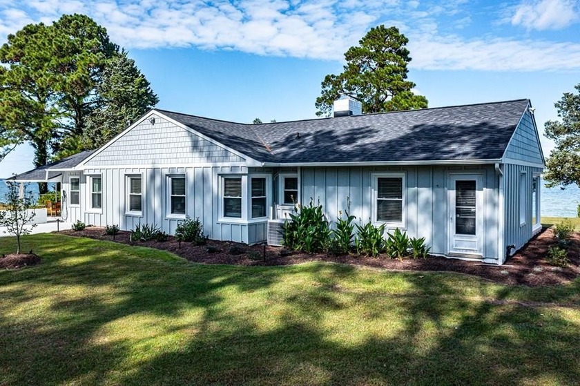 Beautifully remodeled river cottage offers Sunsets, Rappahannock - Beach Home for sale in Topping, Virginia on Beachhouse.com