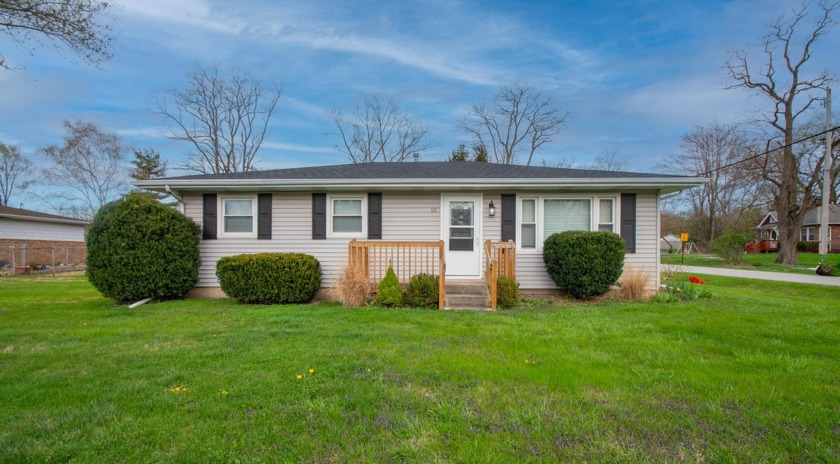 WOW!!! Located 1.5 miles from Lake Michigan. Only 1.7 miles from - Beach Home for sale in Chesterton, Indiana on Beachhouse.com