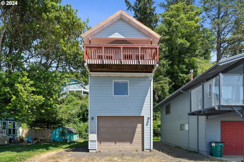 Welcome to the Three Graces Beach Home - This charming and fully - Beach Home for sale in Rockaway Beach, Oregon on Beachhouse.com