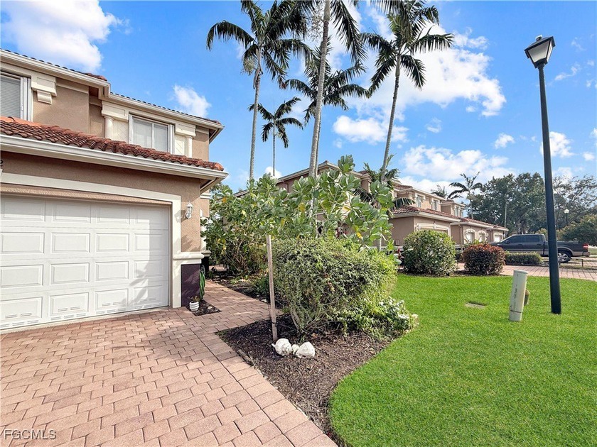 *Buyer got cold feet!* Welcome home! 9762 Roundstone Cir is a - Beach Townhome/Townhouse for sale in Fort Myers, Florida on Beachhouse.com