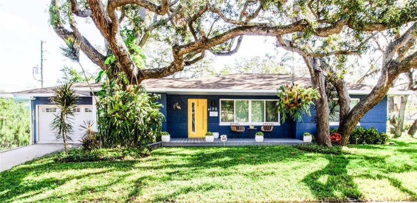 Location, Location, Location! This beautifully furnished - Beach Home for sale in St. Petersburg, Florida on Beachhouse.com