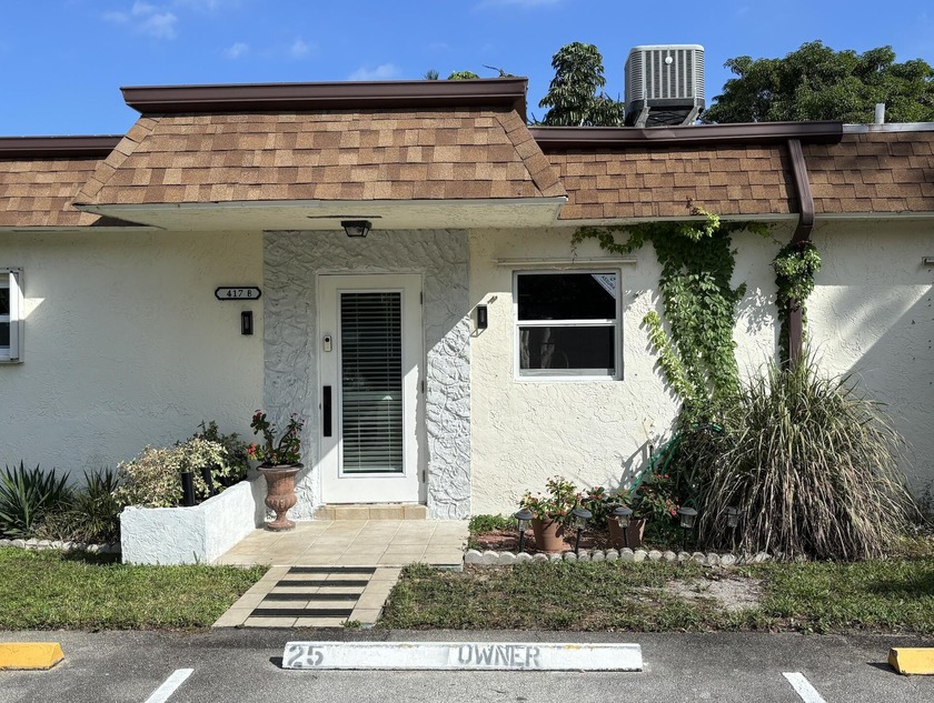 Turnkey Florida Villa: Fully Updated & Furnished!Move-in ready - Beach Home for sale in Deerfield Beach, Florida on Beachhouse.com