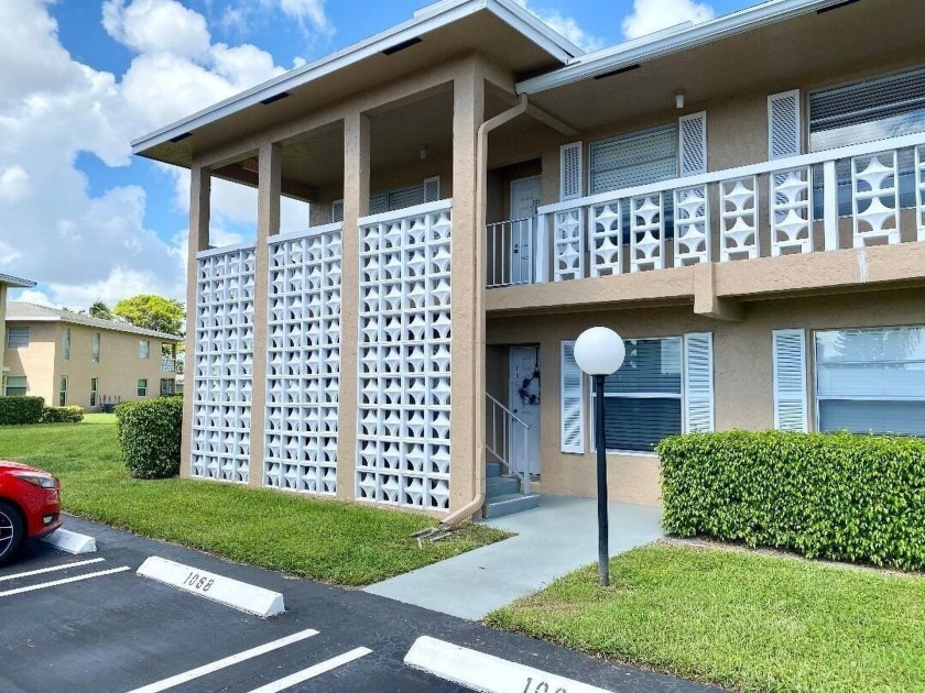 PINES OF DELRAY: Popular FIRST FLOOR CORNER 1167 sqft 2 bedroom - Beach Condo for sale in Delray Beach, Florida on Beachhouse.com