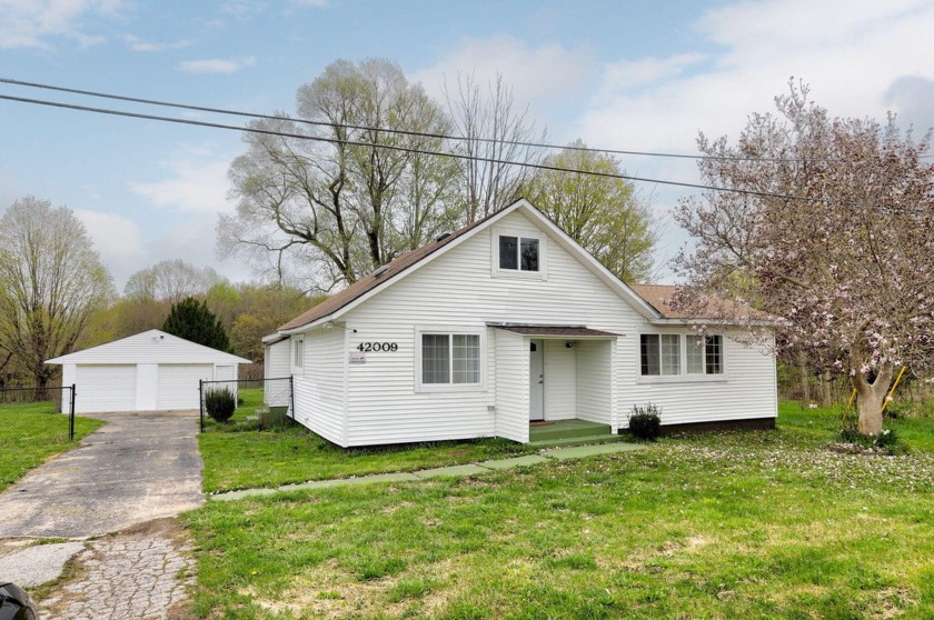 Charming Opportunity on 15 Acres!  All furnishings to stay with - Beach Home for sale in Covert, Michigan on Beachhouse.com