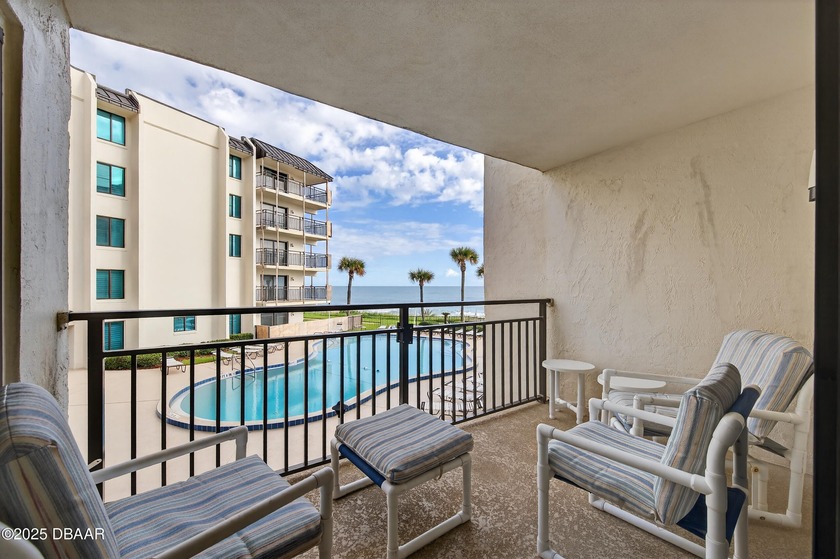 This comfortable unit is rent ready! Be a snowbird in the Winter - Beach Condo for sale in Ormond Beach, Florida on Beachhouse.com