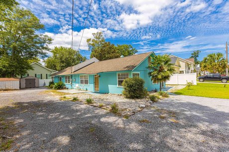 Welcome to 333 15th Ave S, an exceptional duplex with NO HOA and - Beach Townhome/Townhouse for sale in Surfside Beach, South Carolina on Beachhouse.com