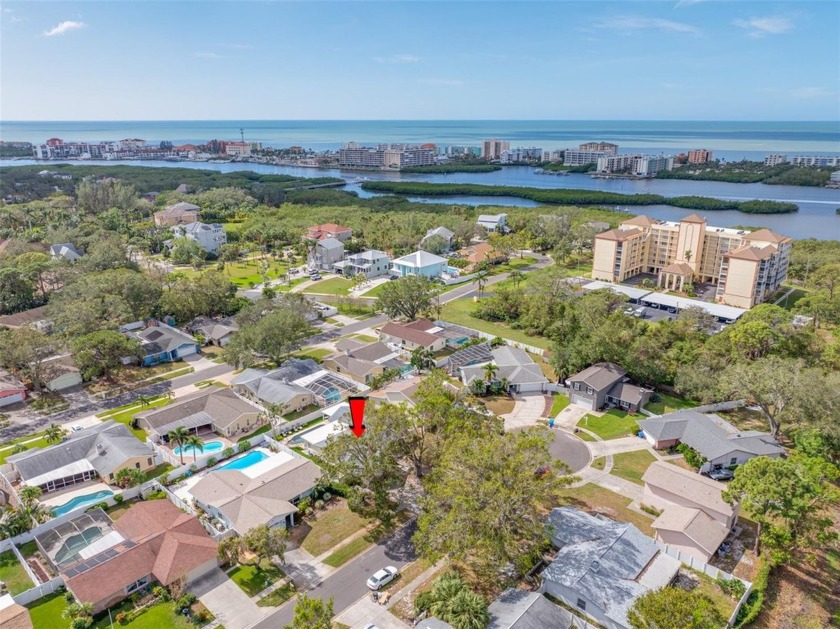 Fabulous 3-Bedroom, 2-Bath Pool Home with a 2-car garage in the - Beach Home for sale in Seminole, Florida on Beachhouse.com