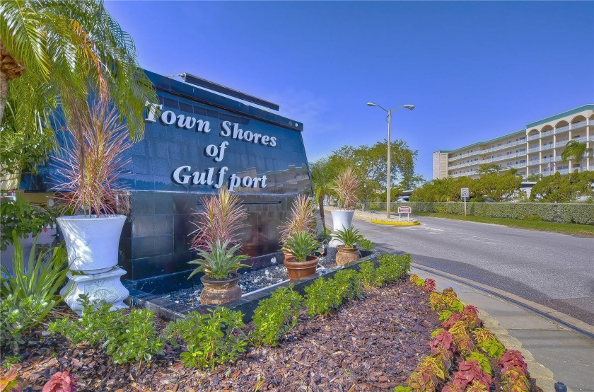 Welcome to 3128 59th St S unit 114...a perfect mix of modern - Beach Condo for sale in Gulfport, Florida on Beachhouse.com