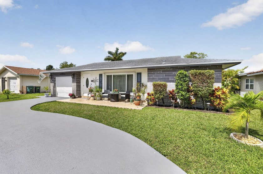 Relaxing Water View. Florida Living at it's Best!! 3 Bedroom/2 - Beach Home for sale in Tamarac, Florida on Beachhouse.com