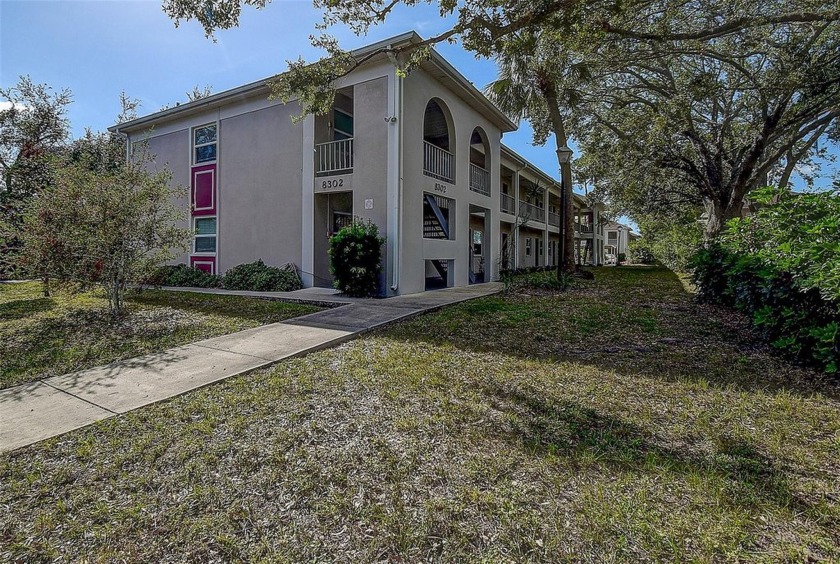 Opportunity Is Knocking!! Cozy 1-Bedroom, 1-Bath, Condo. Located - Beach Condo for sale in Seminole, Florida on Beachhouse.com