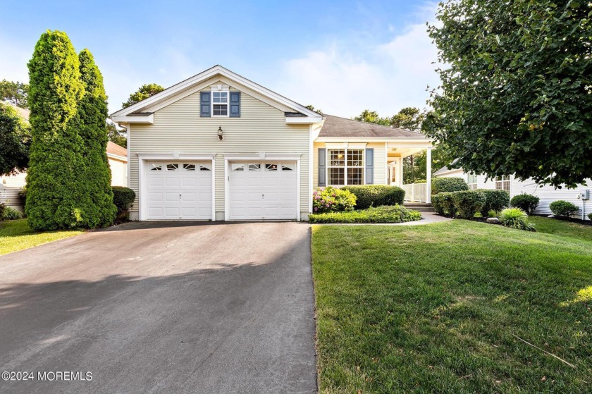 Introducing 20 Bunker Drive, a Stunning Golf Course Retreat - Beach Home for sale in Little Egg Harbor, New Jersey on Beachhouse.com