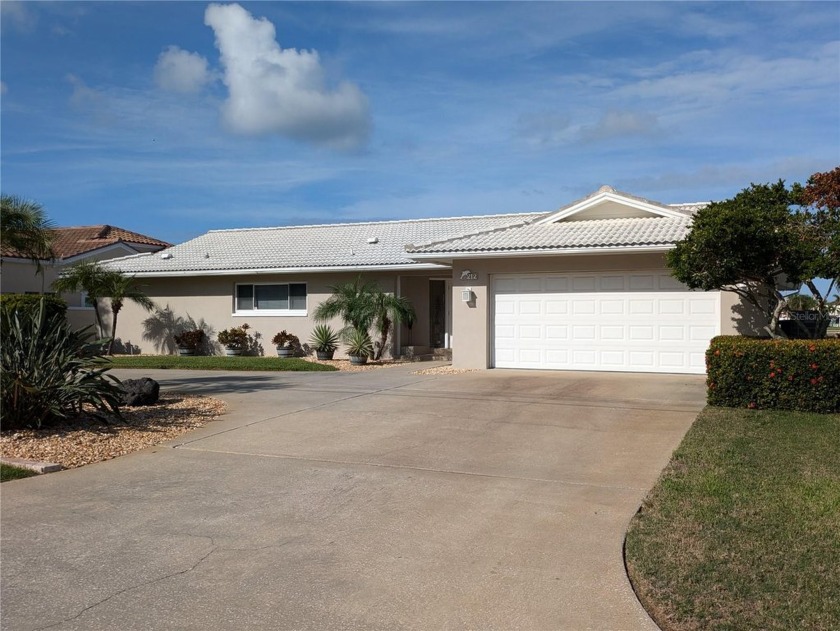 Fantastic Harbor Bluffs waterfront home with minimal storm - Beach Home for sale in Largo, Florida on Beachhouse.com