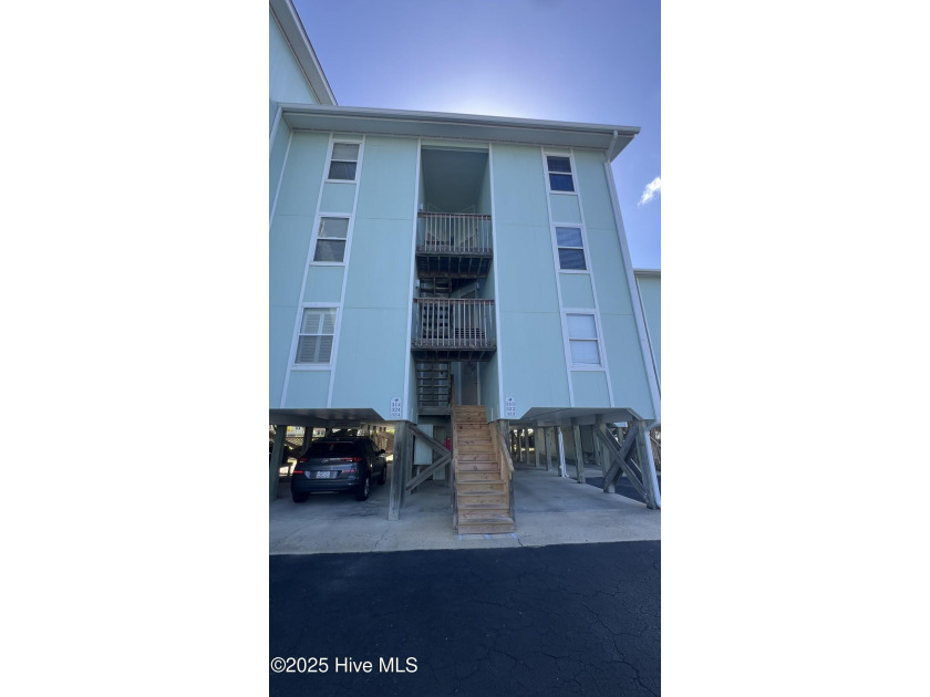 This highly desirable top floor Surf Unit is waiting for you! - Beach Condo for sale in Surf City, North Carolina on Beachhouse.com