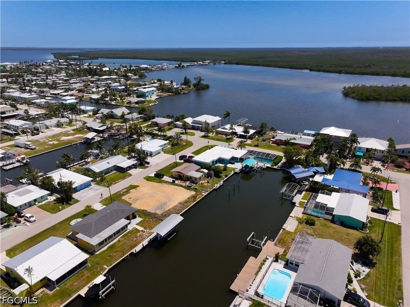 Welcome to the beautiful island gem of Matlacha! This slice of - Beach Lot for sale in Matlacha, Florida on Beachhouse.com