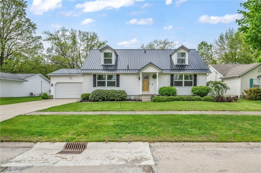 Charming Renovated Cape Cod near Lake Erie! Welcome to this - Beach Home for sale in Vermilion, Ohio on Beachhouse.com