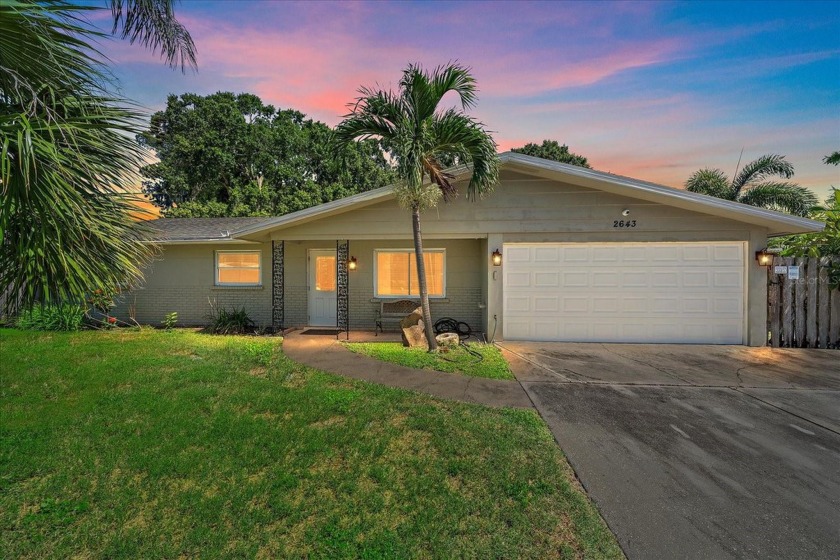 One or more photo(s) has been virtually staged. Discover the - Beach Home for sale in Sarasota, Florida on Beachhouse.com