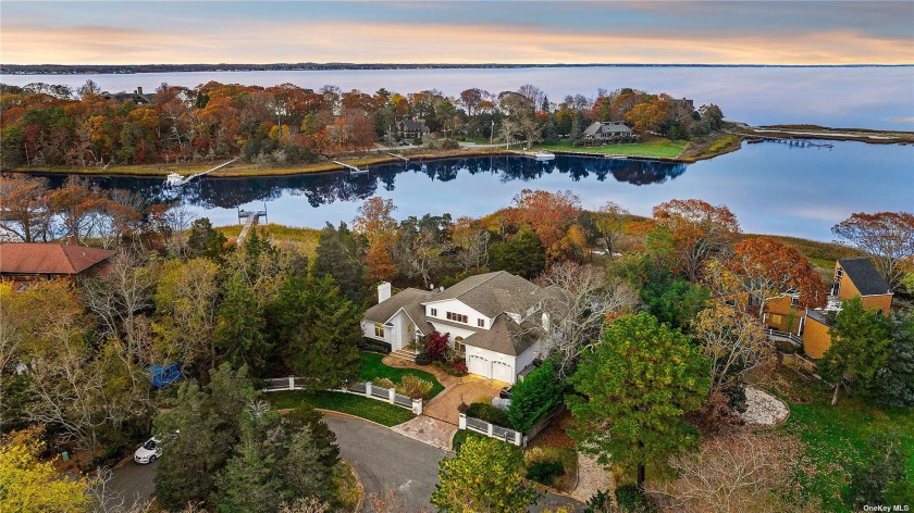 16 Duckwood Lane - Beach Home for sale in Hampton Bays, New York on Beachhouse.com