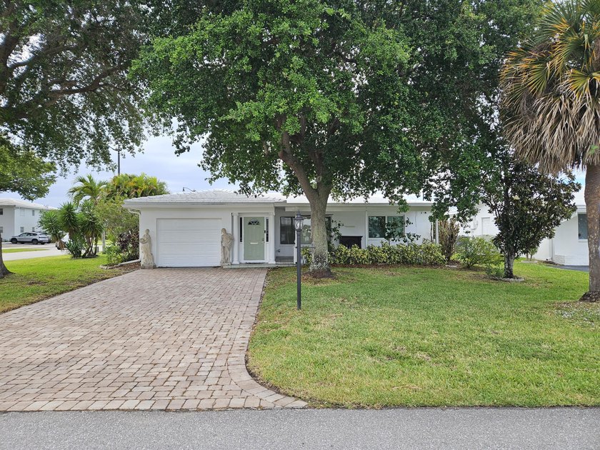 Pompano Beach 2BR/2BA Single Family home with a One Car Garage - Beach Home for sale in Pompano Beach, Florida on Beachhouse.com