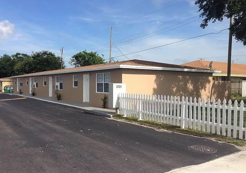 Four 2,1 all have central AC, see brokers - Beach Townhome/Townhouse for sale in Riviera Beach, Florida on Beachhouse.com