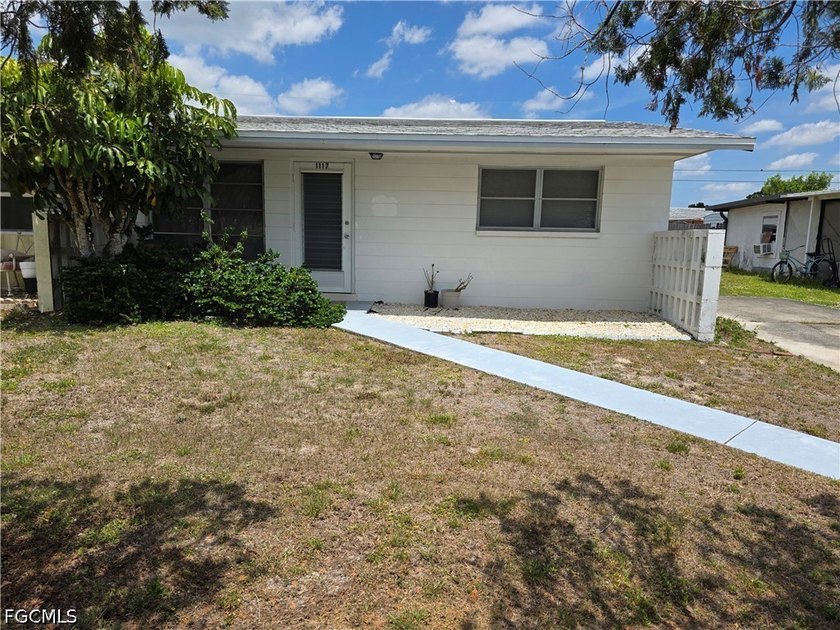 Welcome to a charming and budget-friendly home perfectly - Beach Home for sale in Lehigh Acres, Florida on Beachhouse.com
