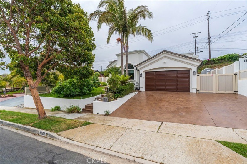 Welcome to this elegantly designed Southwood residence, where - Beach Home for sale in Torrance, California on Beachhouse.com