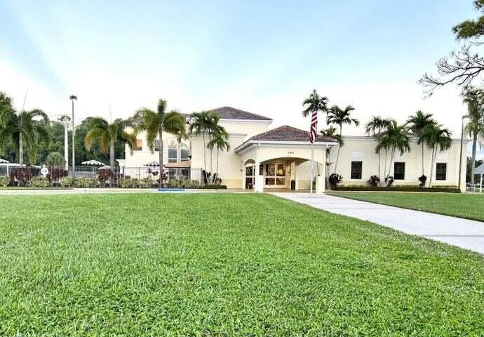 MUST SEE, ACTIVE 55+ COMMUNITY WITH AMPLE AMENITIES. CLOSE TO - Beach Condo for sale in West Palm Beach, Florida on Beachhouse.com