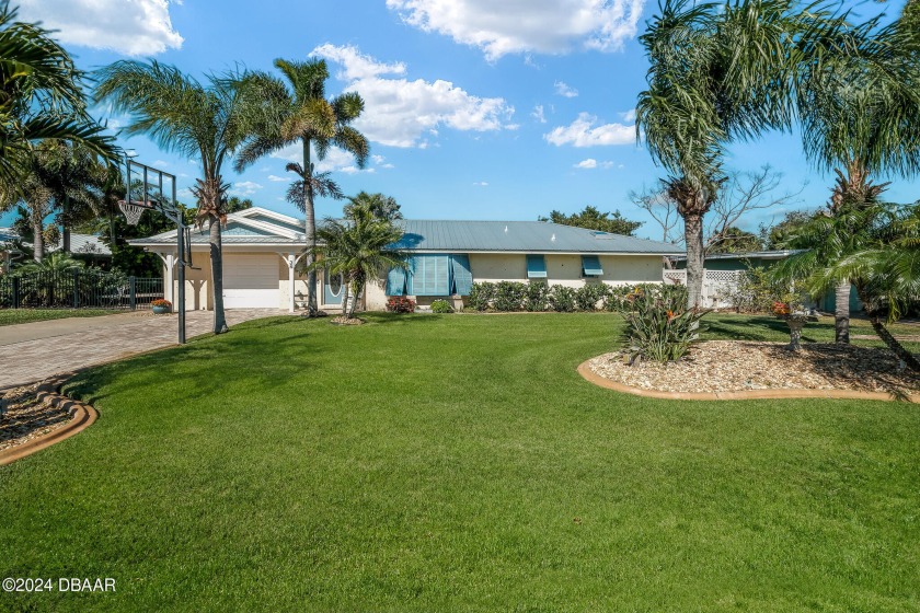 Fantastic riverfront home with rare, deep water frontage and - Beach Home for sale in New Smyrna Beach, Florida on Beachhouse.com