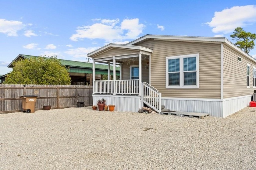 3 BR/2 BA well-maintained mobile home in Beacon Hill.  This - Beach Home for sale in Port St Joe, Florida on Beachhouse.com