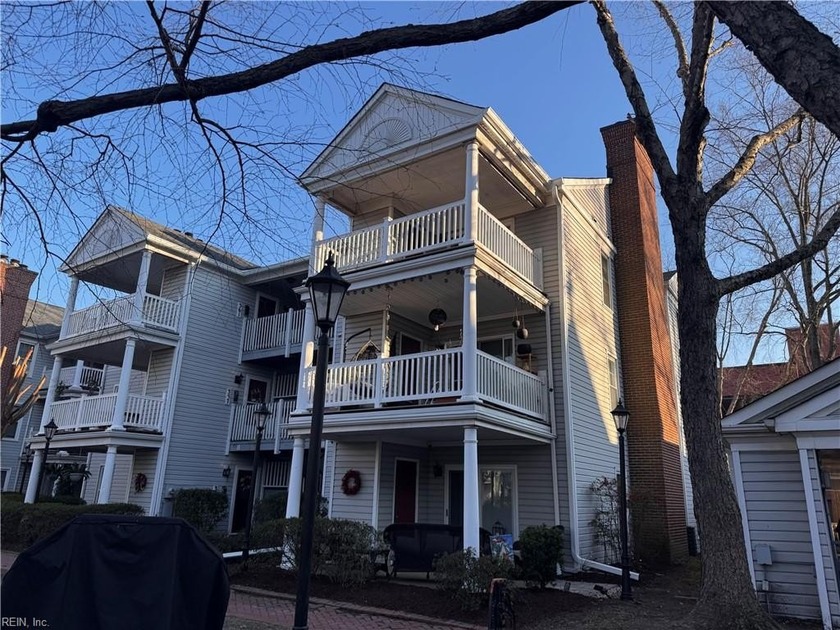Well maintained, freshly painted and a new carpet condominium in - Beach Condo for sale in Portsmouth, Virginia on Beachhouse.com
