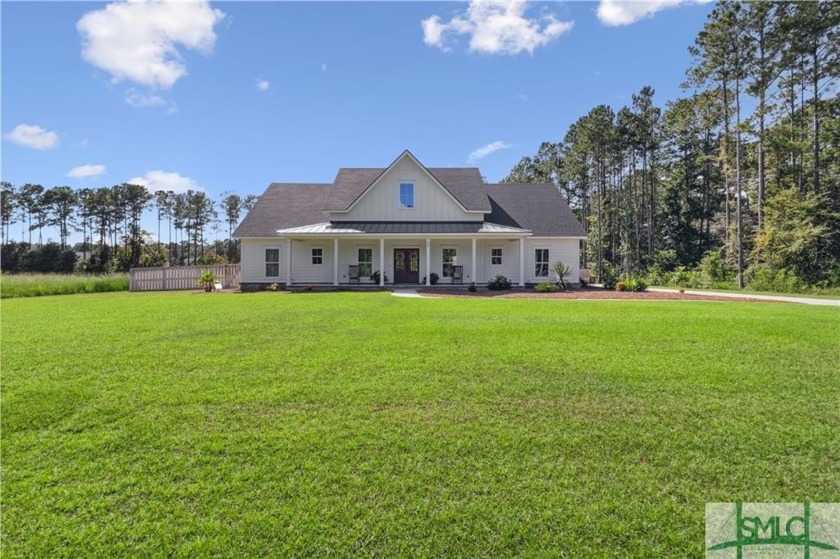 Amazing custom-built low country home on a 1.50-acre lot, only 2 - Beach Home for sale in Richmond Hill, Georgia on Beachhouse.com