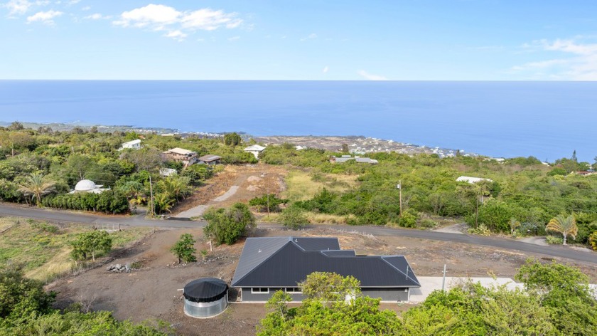 This newly built 3-bedroom, 2-bathroom home sits on 38,420 sq ft - Beach Home for sale in Captain Cook, Hawaii on Beachhouse.com