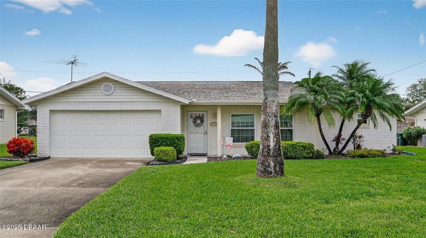Meticulously Maintained 2-Bedroom Home with Bonus Room, Florida - Beach Home for sale in Daytona Beach, Florida on Beachhouse.com