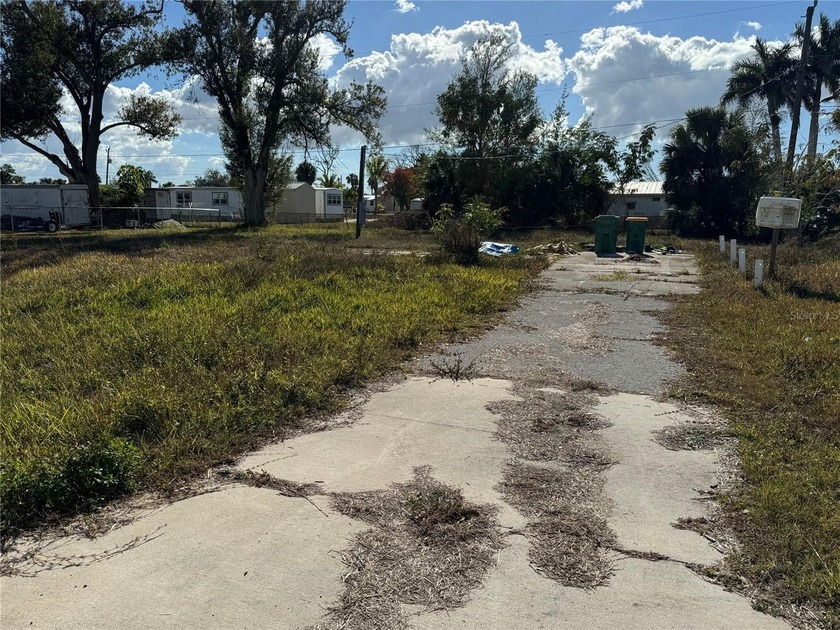 Looking for that spot to place your mobile home or RV??  This - Beach Lot for sale in Port Charlotte, Florida on Beachhouse.com