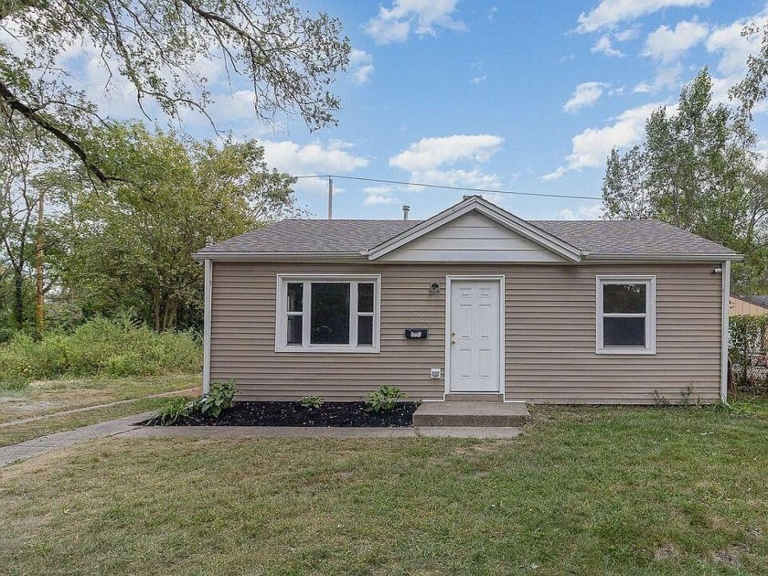 MOVE IN READY this home went through a total renovation inside - Beach Home for sale in Gary, Indiana on Beachhouse.com