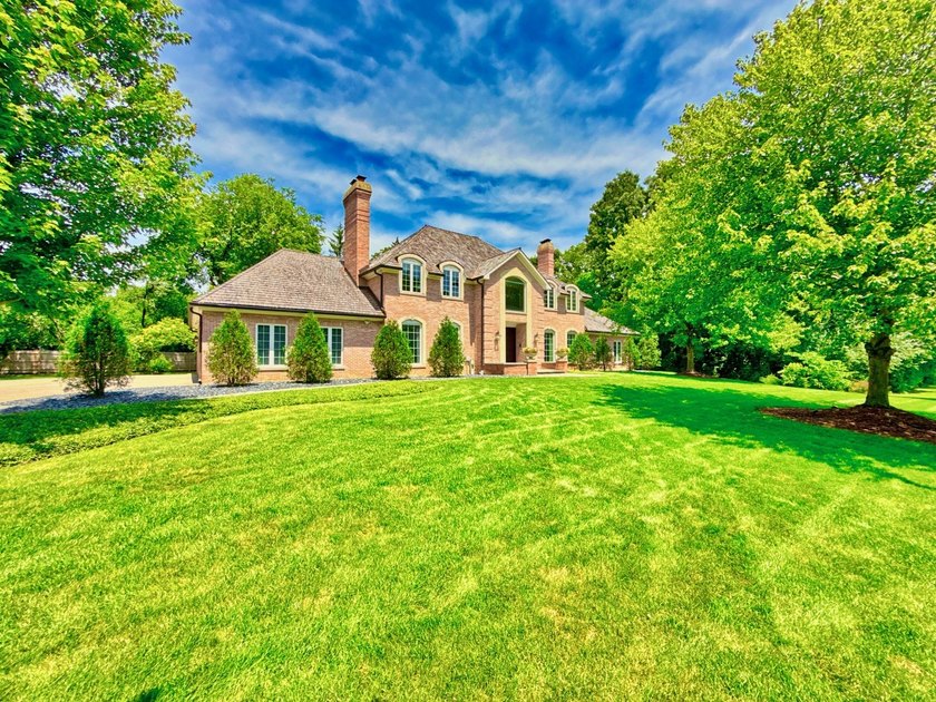 Georgian Estate in Prestigious MacNair's Subdivision-Lake Forest - Beach Home for sale in Lake Forest, Illinois on Beachhouse.com