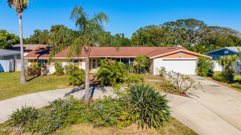 Hurry-this charming 3-bedroom, 2.5-bath pool home sits in one of - Beach Home for sale in Ormond Beach, Florida on Beachhouse.com