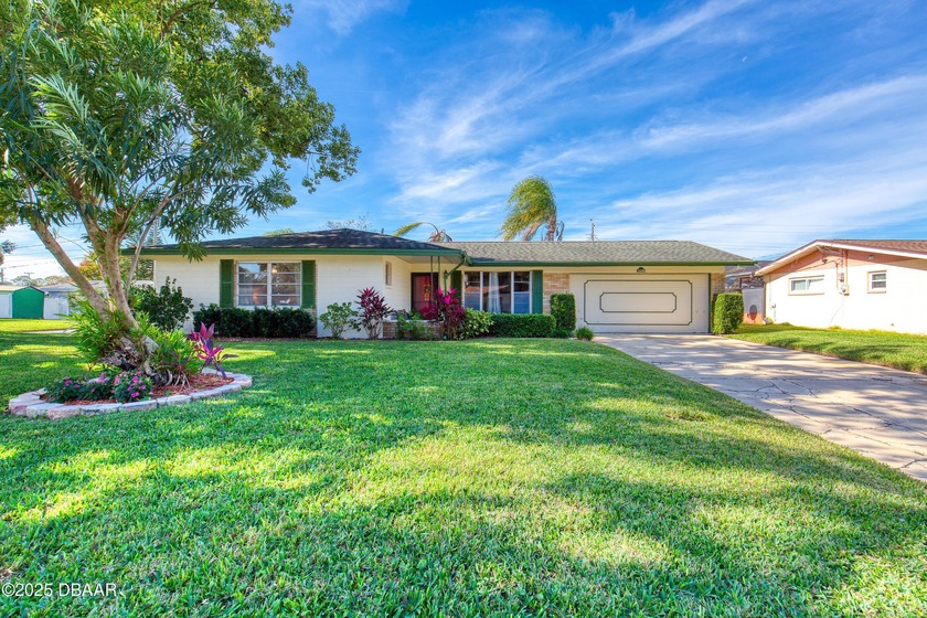 Beautiful corner-lot home in the sought after Fairway Estates - Beach Home for sale in Daytona Beach, Florida on Beachhouse.com