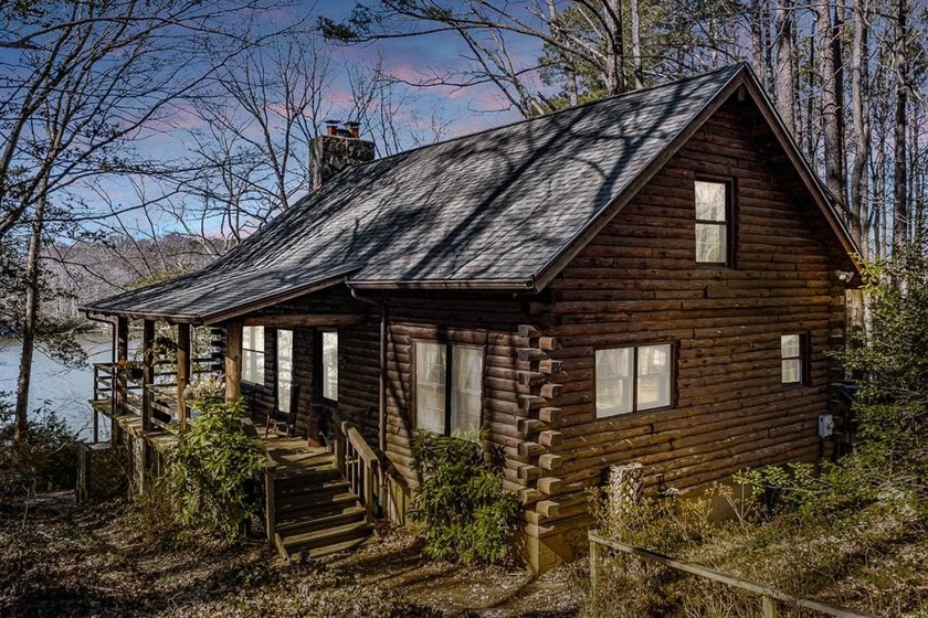 Great Privacy with this Waterfront Log Home in the Woods! - Beach Home for sale in Heathsville, Virginia on Beachhouse.com