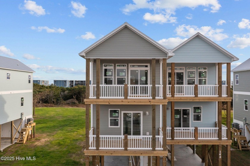 $10,000 USE AS YOU CHOOSE - MOVE-IN READY BEACH RETREAT! For - Beach Townhome/Townhouse for sale in North Topsail Beach, North Carolina on Beachhouse.com