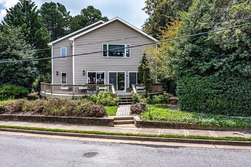 Welcome to the historic Northern Neck of Virginia!  This home - Beach Home for sale in Kilmarnock, Virginia on Beachhouse.com
