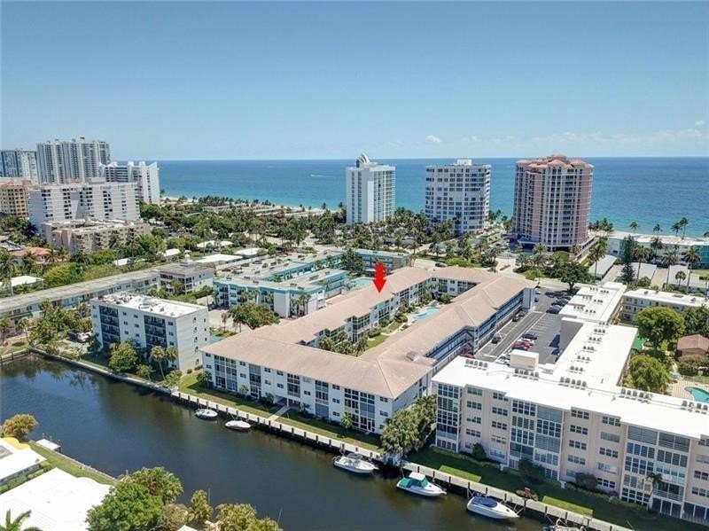 A BEACH & BOAT LOVERS DREAM!!.. A PRIVATE DEEDED BEACH ACCESS - Beach Condo for sale in Lauderdale BY The Sea, Florida on Beachhouse.com