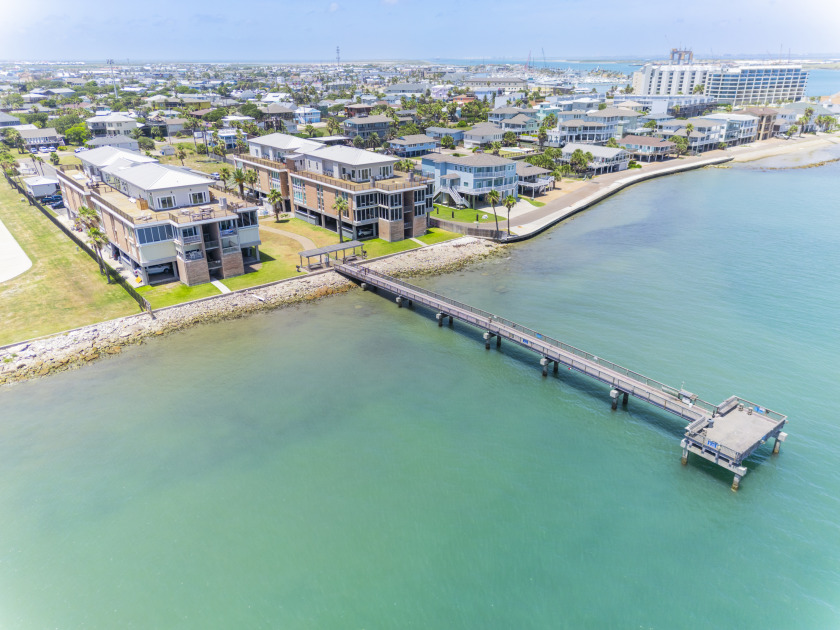 Waterfront condo, heated pool, fishing - Beach Vacation Rentals in Port Aransas, Texas on Beachhouse.com