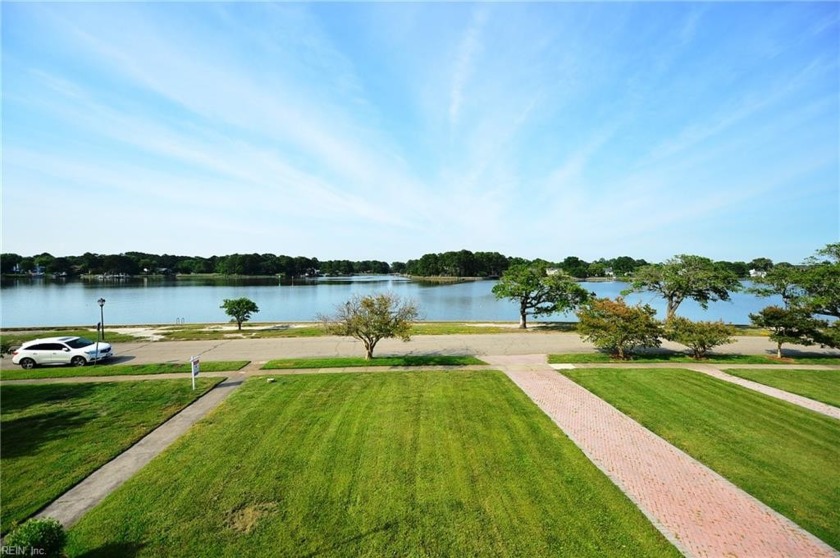 Beautiful River Views! Custom Built Craftsman Style Home In - Beach Home for sale in Norfolk, Virginia on Beachhouse.com