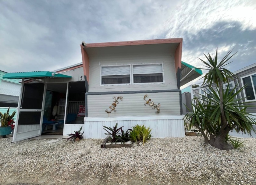 MOTIVATED ESTATE seller MUST SELL! Bring ALL OFFERS! 2BR/1BA - Beach Home for sale in St. James City, Florida on Beachhouse.com