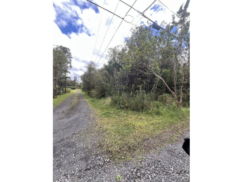 Come and see this corner lot in Glenwood, Mountain View area - Beach Lot for sale in Volcano, Hawaii on Beachhouse.com